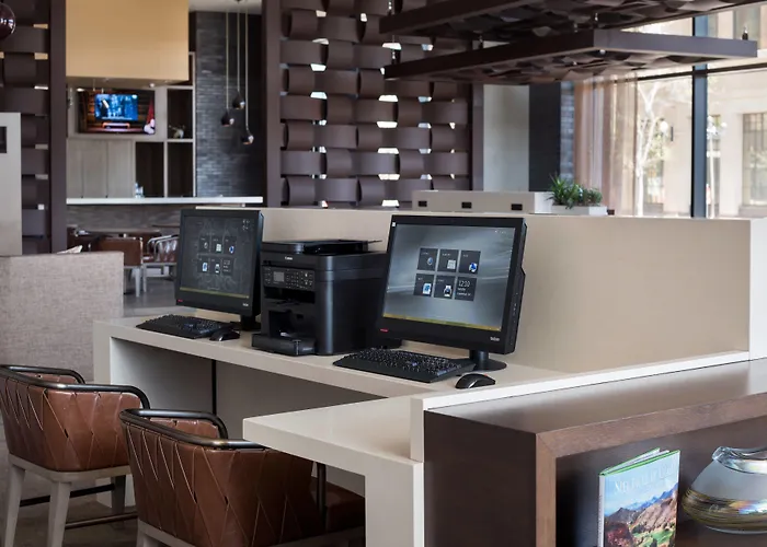 Hotel By Marriott Downtown 3*