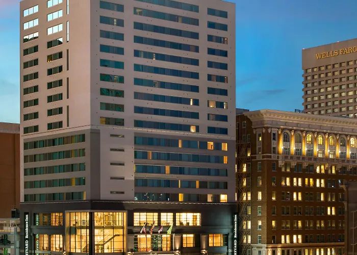 Hotel By Marriott Downtown 3*