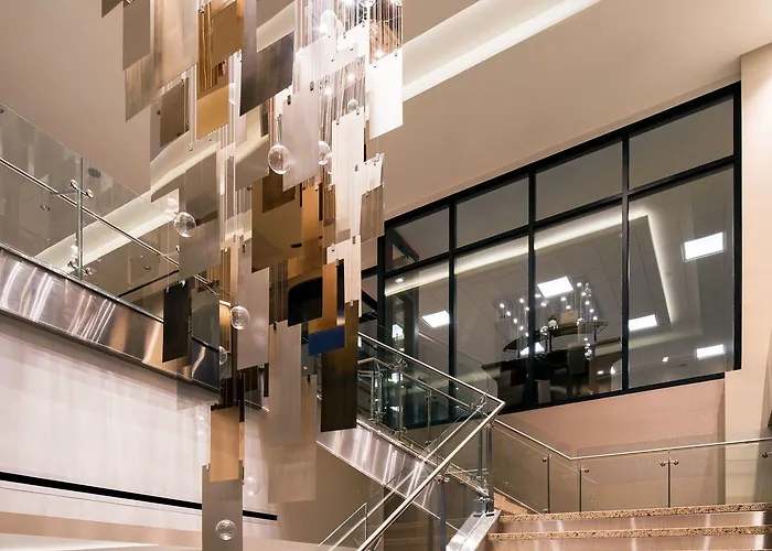 Hotel By Marriott Downtown 3*