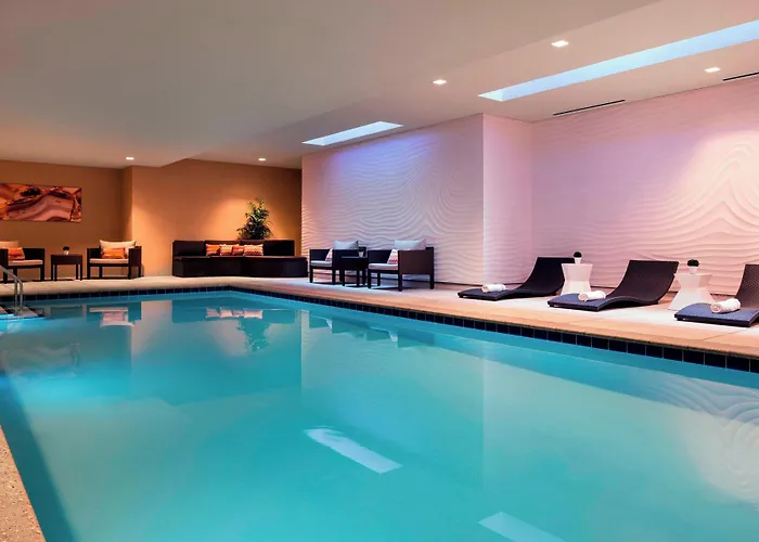 By Marriott Downtown 3*