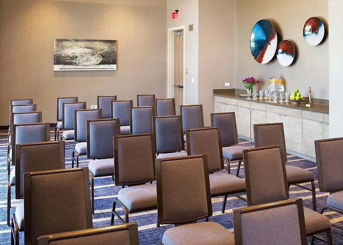 Hotel By Marriott Downtown 3*